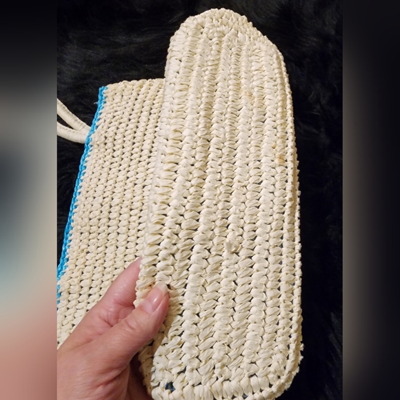 Summer Boho Straw Beach Bag Crocheted Tote With Embroidered Flowers - Picture 13 of 13